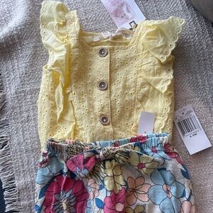 NWT Jessica Simpson Yellow Eyelet Top and Floral Bloomers Set - 6-9 mos